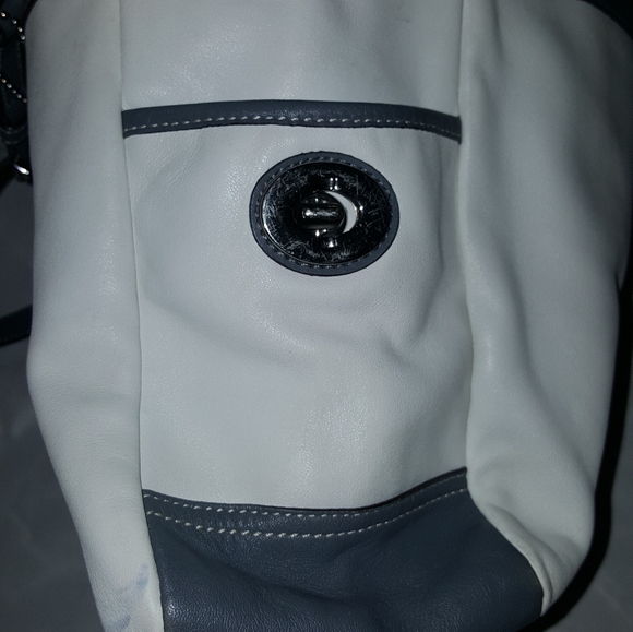 COACH Pleated E/W Gallery Tote F13759 - Picture 3 of 7